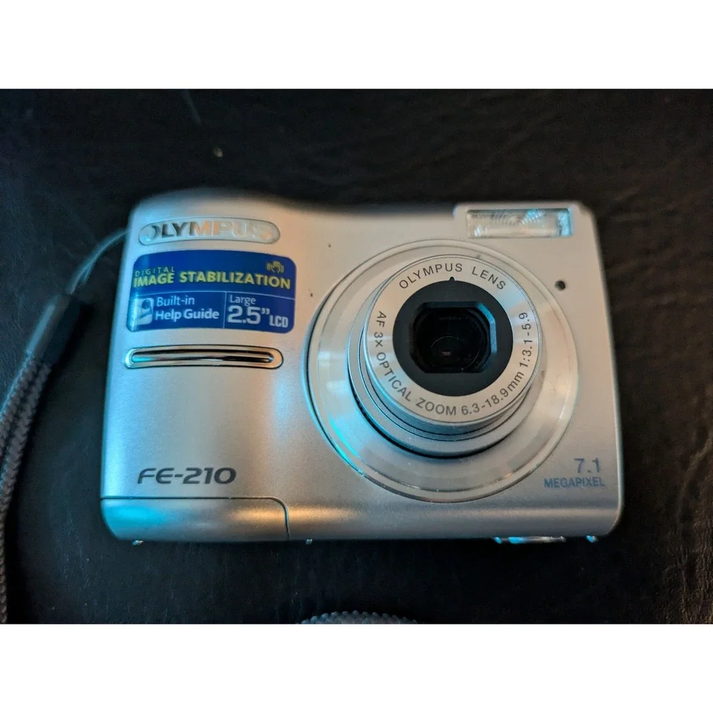 Olympus FE-210 Digital Camera Silver 7.1MP 3x Optical Zoom 1GB xD Card Works